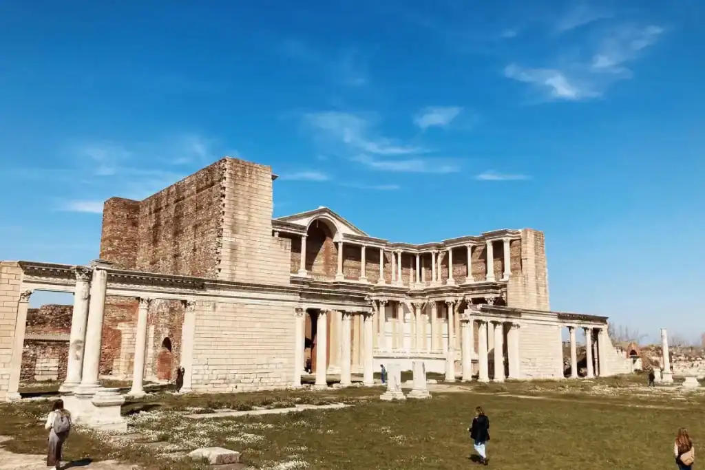 Salihli - Sardis Gezi Rehberi